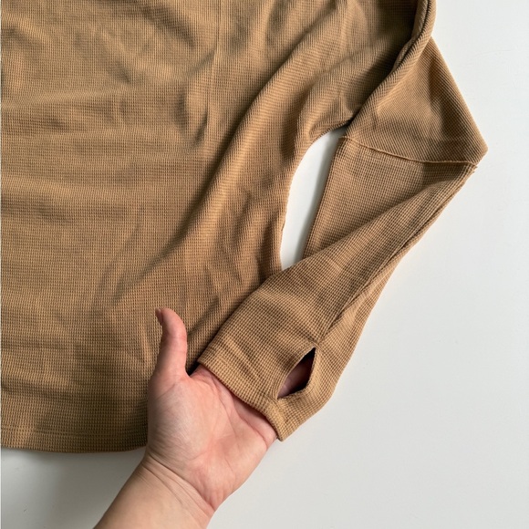 We The Free Fuji Off Shoulder Thermal Top Small S Pale Camel Waffle Knit Casual - Picture 6 of 12